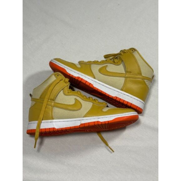 Men\'s Nike Dunk High Retro PRM sneakers US 8.5 Wheat Gold/Safety Orange/White